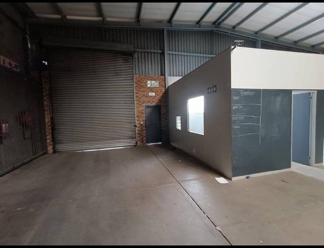 INDUSTRIAL PROPERTY TO RENT IN LASER PARK